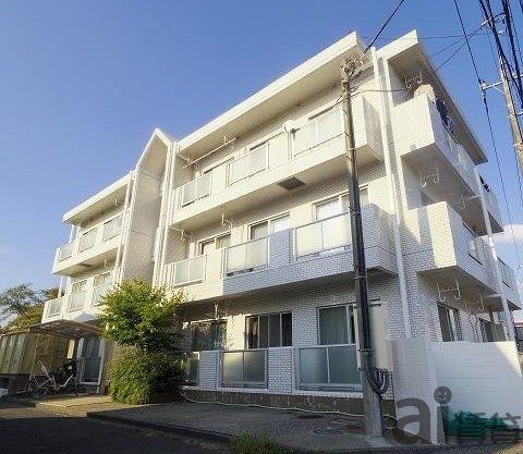 【入間川ハイムの建物外観】