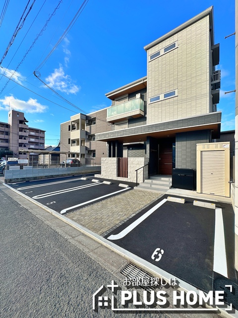 【和歌山市黒田のアパートの駐車場】