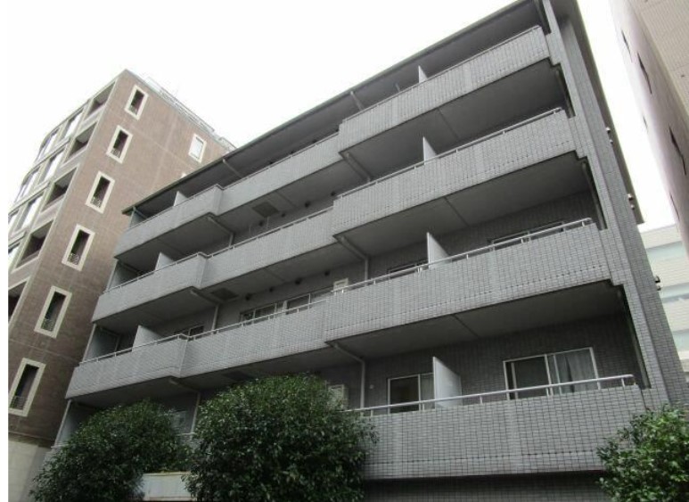 千代田区三番町のマンションの建物外観