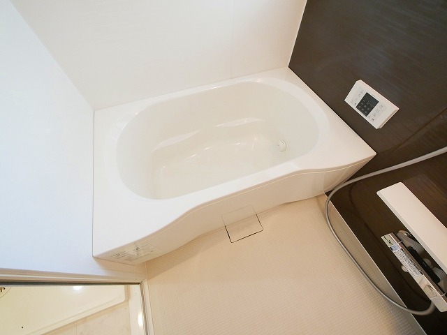 バス・シャワールーム　ゆったり過ごせるお風呂です