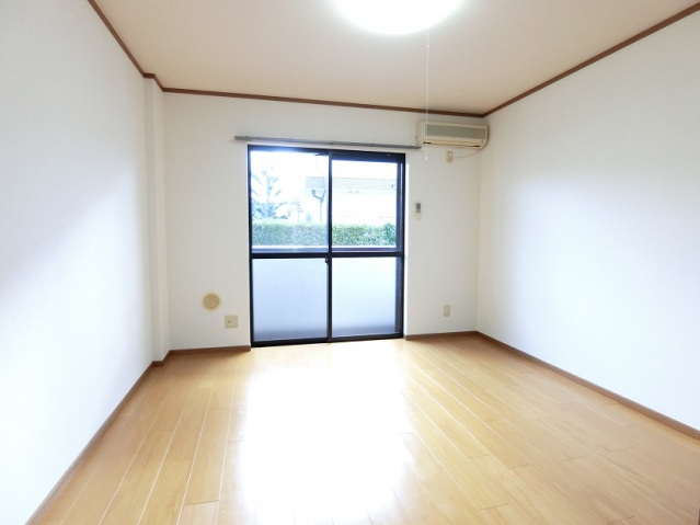 ジョリロジュマンの居間写真