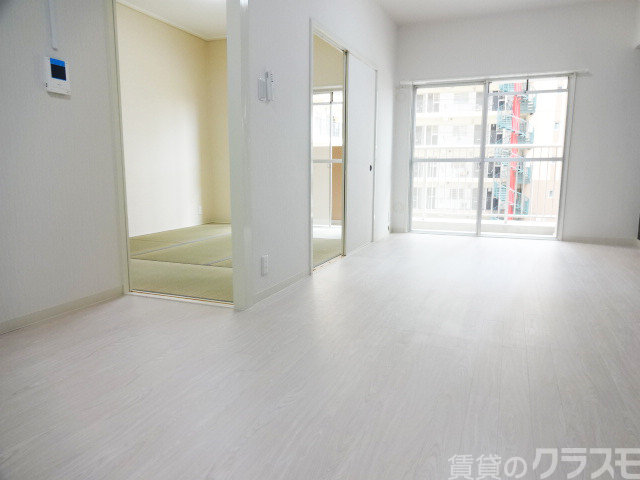 居室・リビング　リビングは１２．０帖ございます☆