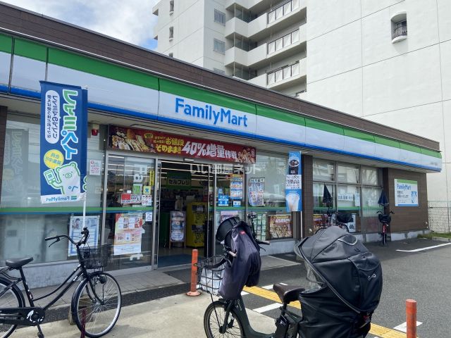コンビニ　ファミリーマート 八尾天王寺屋店（コンビニ）まで1938m