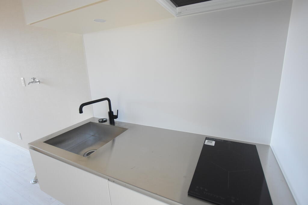 キッチン　お掃除のしやすいIHキッチンです。