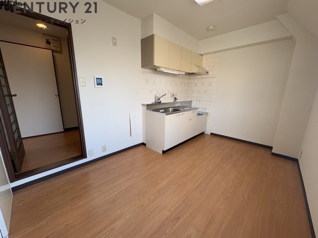 居室・リビング　角部屋住戸で過ごしやすくオススメです☆