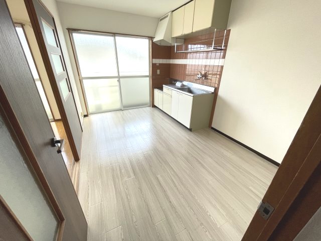 居室・リビング　こちらのリビングで趣味の時間をお楽しみください