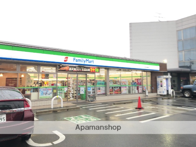 コンビニ　ファミリーマート（コンビニ）まで186m