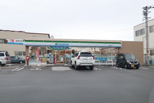 コンビニ　ファミリーマート 一宮奥町野方店（コンビニ）まで559m