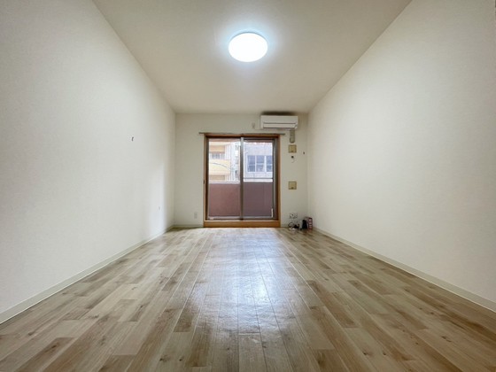 居室・リビング　※別部屋の写真です