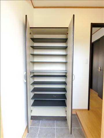 玄関　シューズボックス