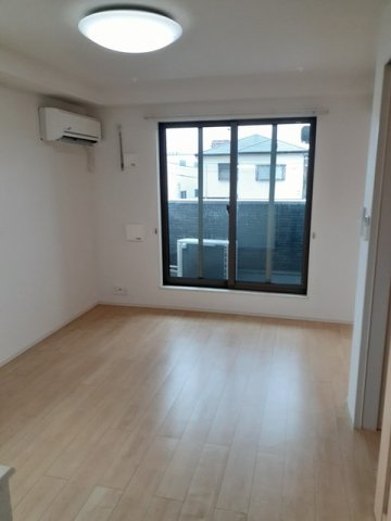 居室・リビング　こちらのリビングで趣味の時間をお楽しみください