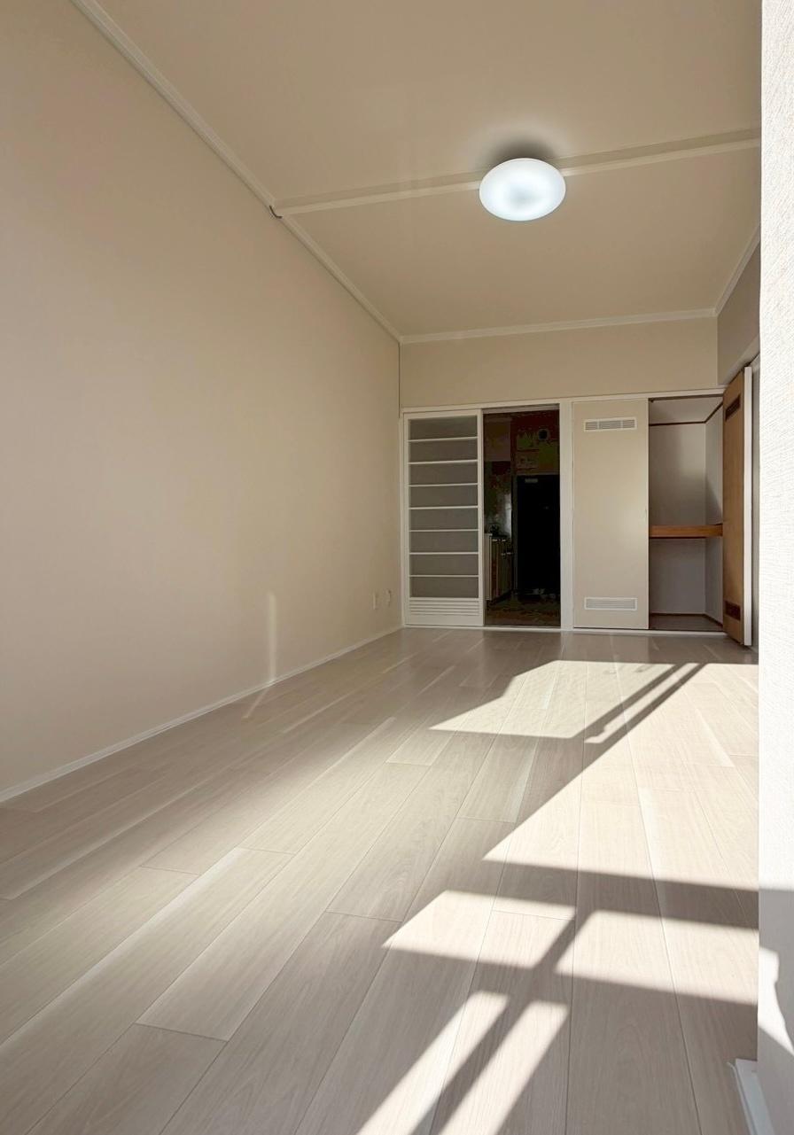 居室・リビング　明るいリビング