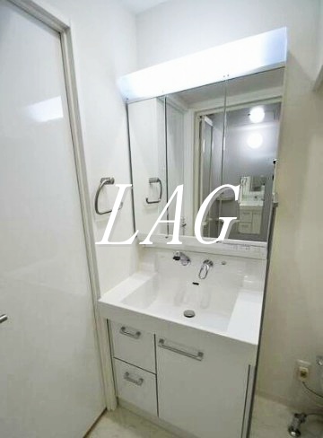 洗面設備　独立洗面台です。