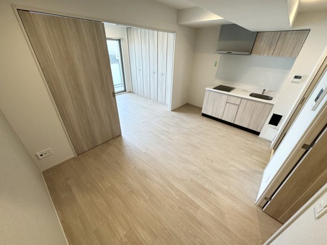 居室・リビング　壁付けキッチンでスペースを有効活用できます！