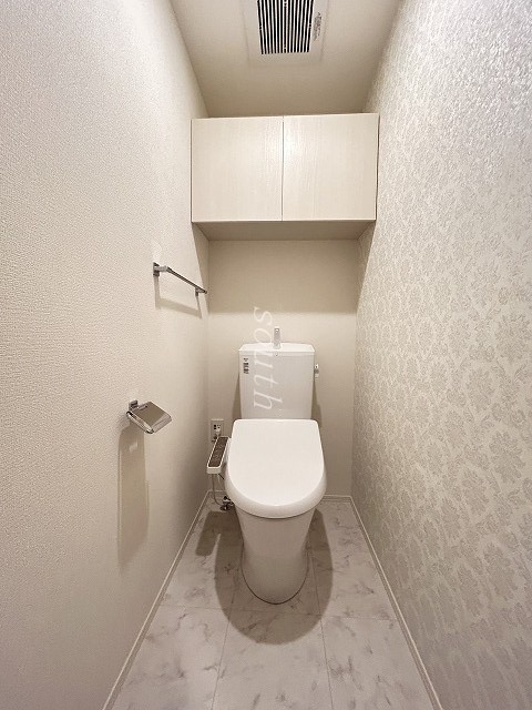 トイレ　ウォシュレット付きのトイレ