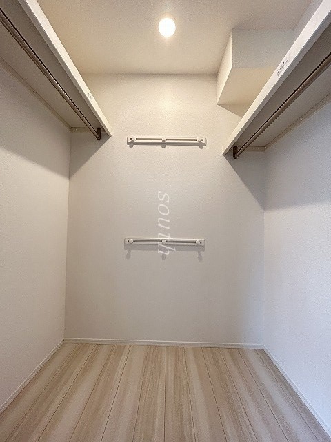 収納　ウォークインクローゼット