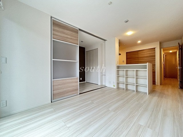 居室・リビング　洗練された清潔感漂う清楚な仕上がり