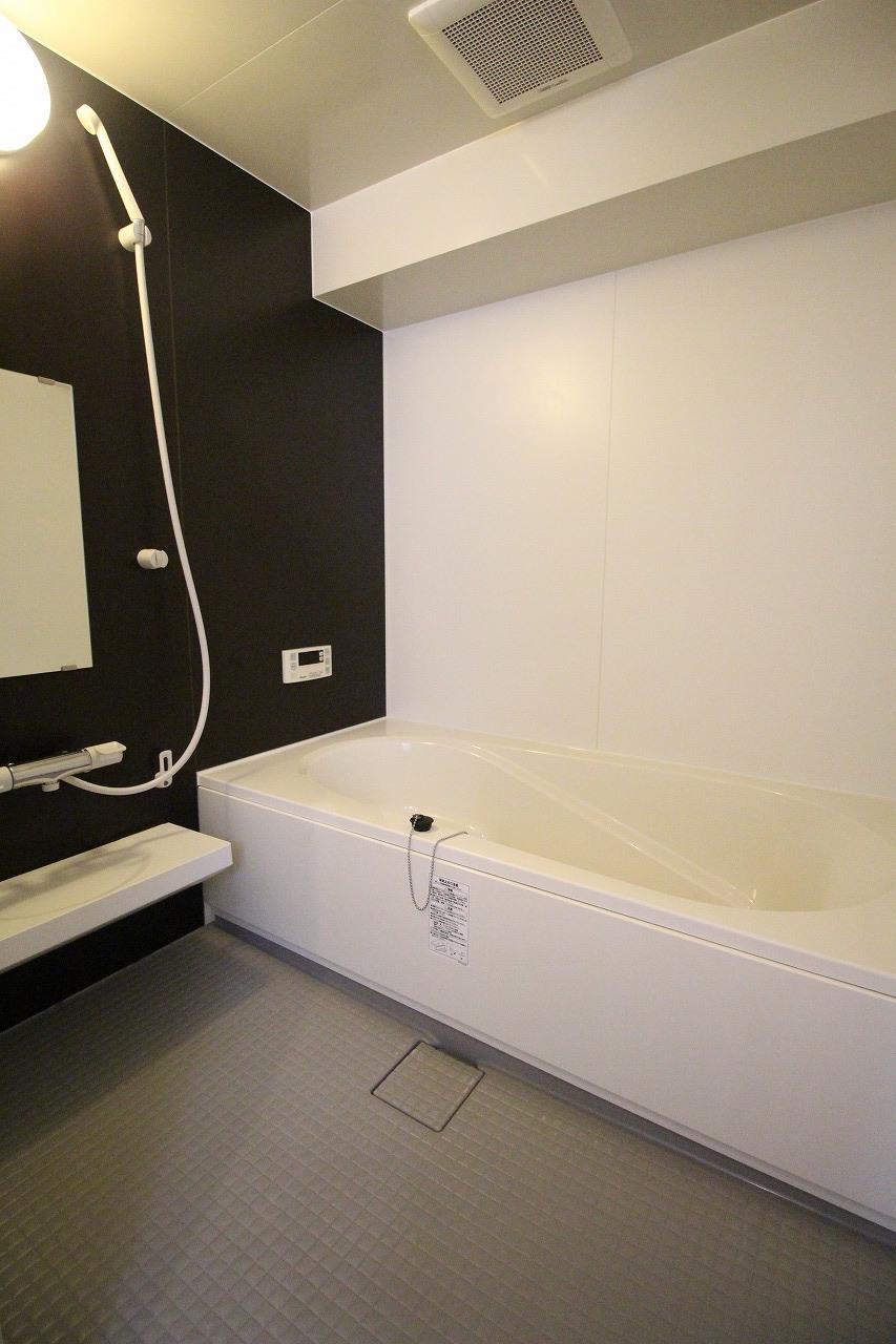 バス・シャワールーム　※写真他部屋参照