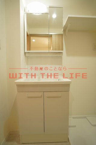 洗面設備　使いやすい独立洗面台です