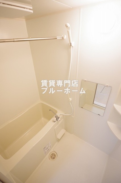 バス・シャワールーム　浴室乾燥機付きのお風呂！