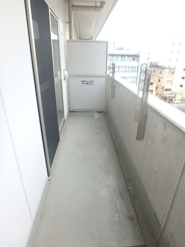 バルコニー　図面と現状に相違がある場合には現状を優先