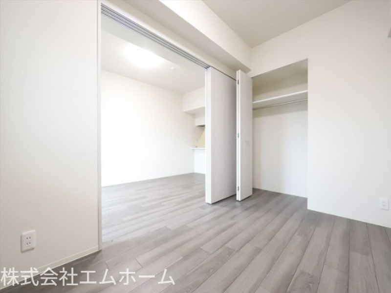 その他部屋・スペース　洋室5.3帖　クローゼット（収納充実してます）