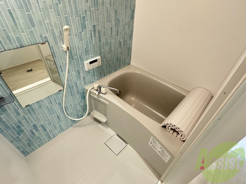 バス・シャワールーム　追い焚き機能付のお風呂なのでお湯張は簡単です。