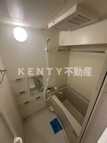 バス・シャワールーム　落ち着いた空間のお風呂です