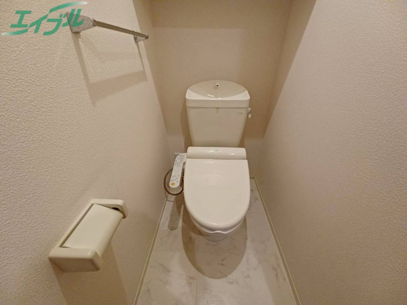 トイレ　同型参考写真