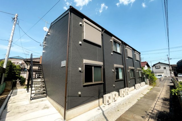 建物外観　南東向きで解放感がある新築物件