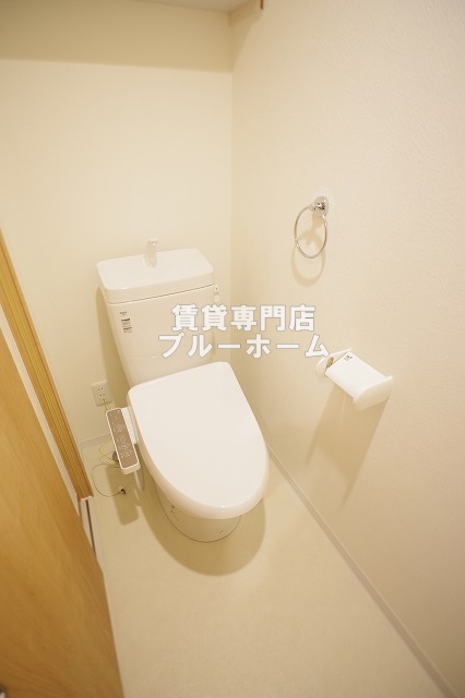 トイレ　温水洗浄便座です！
