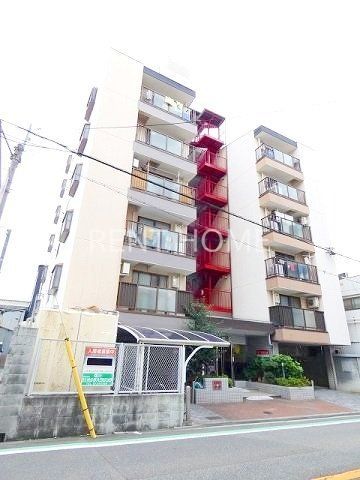 建物外観　鉄骨造７階建て