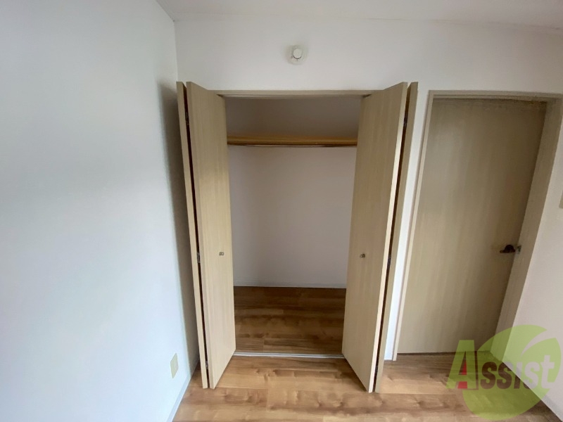 収納　寝室の収納です。部屋がすっきり片付きます。