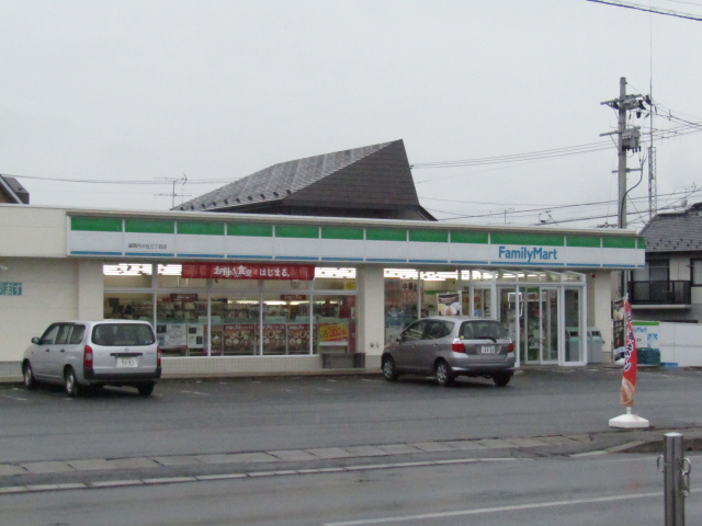 コンビニ　ファミリーマート 盛岡月が丘3丁目店（コンビニ）まで225m