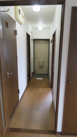 グランシャリオの玄関写真