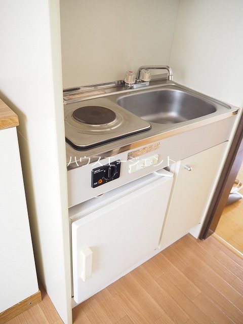 キッチン　1口電気コンロです。