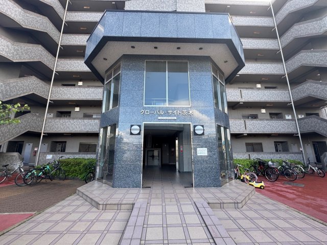 エントランス　建物の内部です