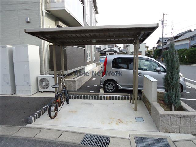 ＪＲ東海道本線 岡崎駅 バス乗車時間：13分 最寄りバス停で下車 徒歩6分 2階建 築14年の外観写真