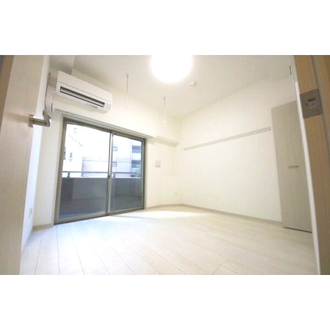 地下鉄東山線 新栄町駅 徒歩7分 11階建 築6年の居間写真