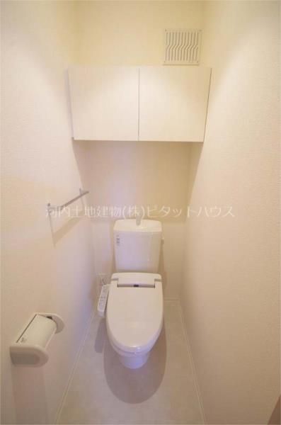 トイレ　類似室内