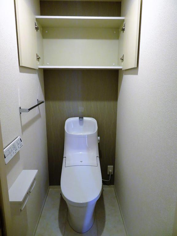 トイレ　ウォシュレットトイレ付。