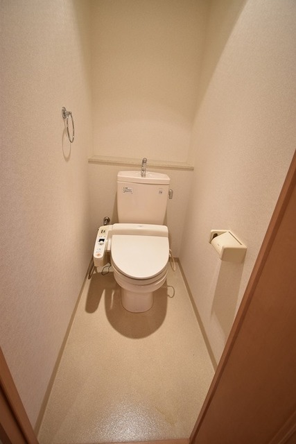 【高松市国分寺町新居のアパートのトイレ】