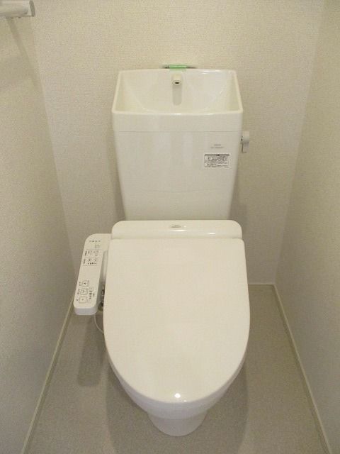 【ル　フレール　IIのトイレ】