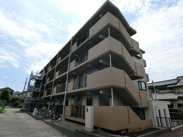 横浜市戸塚区原宿のマンションの建物外観