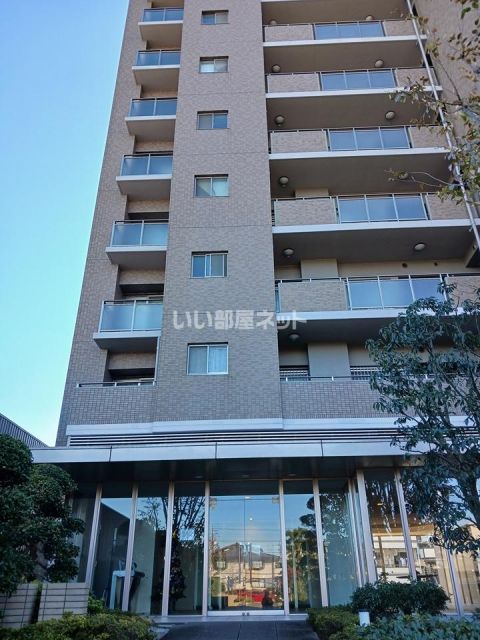 印旛郡酒々井町中央台のマンションの建物外観