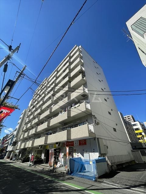 さいたま市南区南浦和のマンションの建物外観