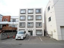 札幌市中央区南十八条西のマンションの建物外観