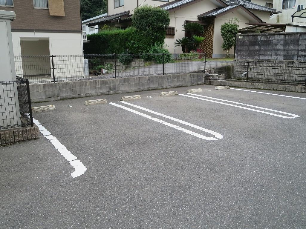 【広島市佐伯区八幡のアパートのエントランス】