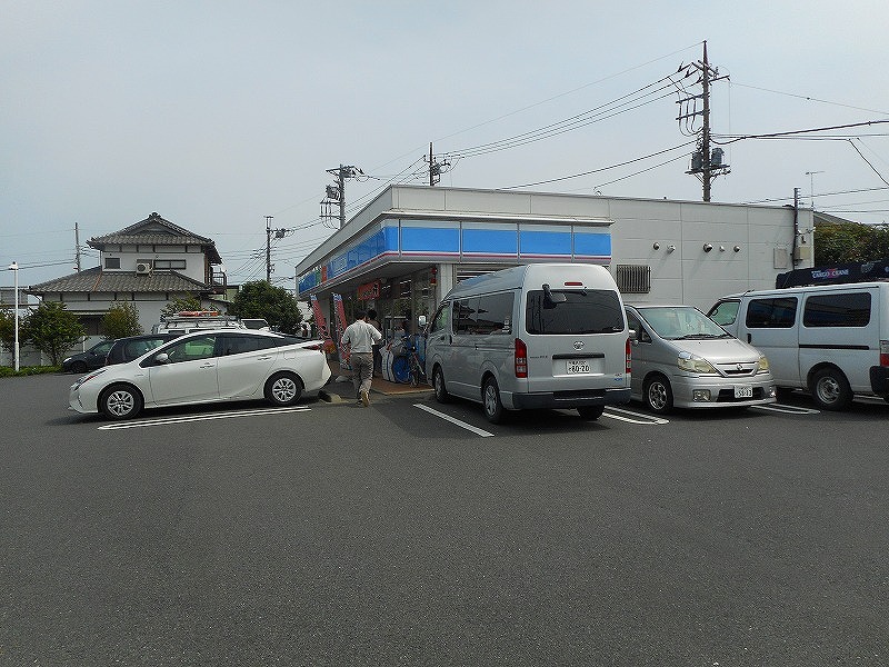 【平塚市西八幡のアパートのコンビニ】