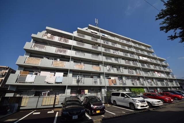 坂戸市薬師町のマンションの建物外観